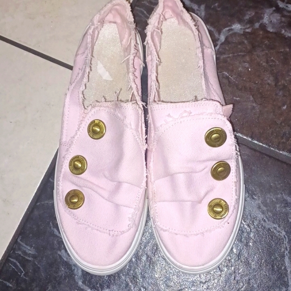Classis Elements Sneakers, pink cloth, brass button slip on, sz 7
